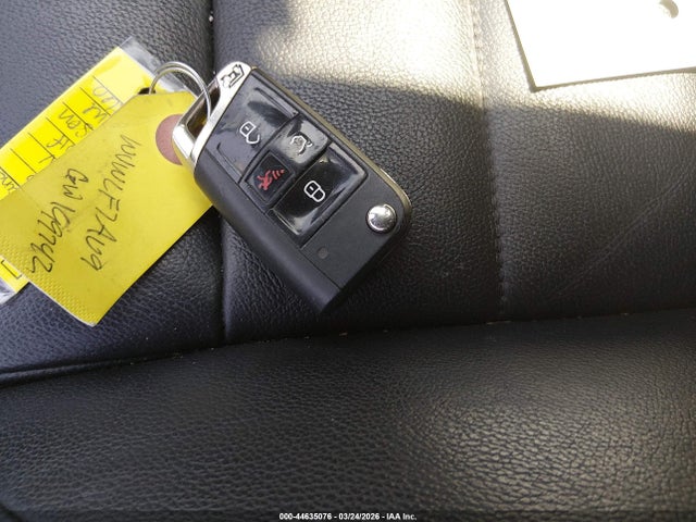 Volkswagen Golf 4-door