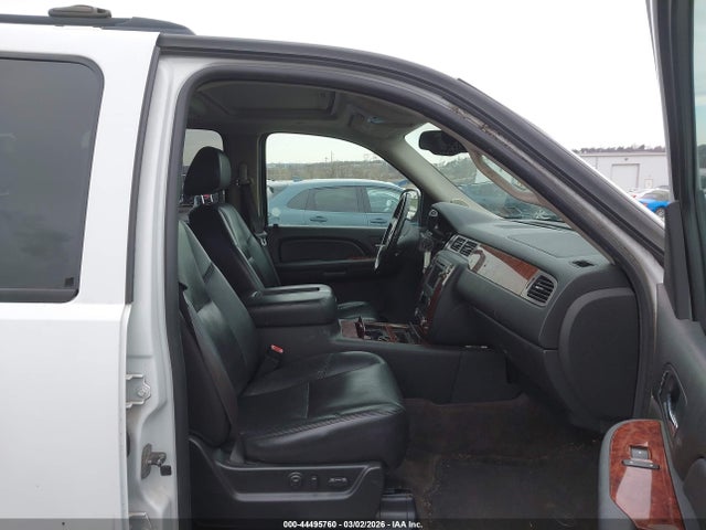 Chevrolet Suburban 1500 Ltz