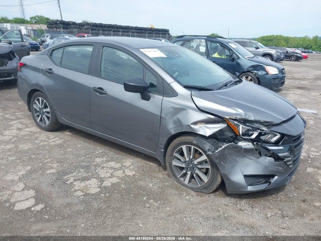 Salvage Nissan Versa Image