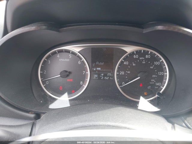 Nissan Versa 1.6 S