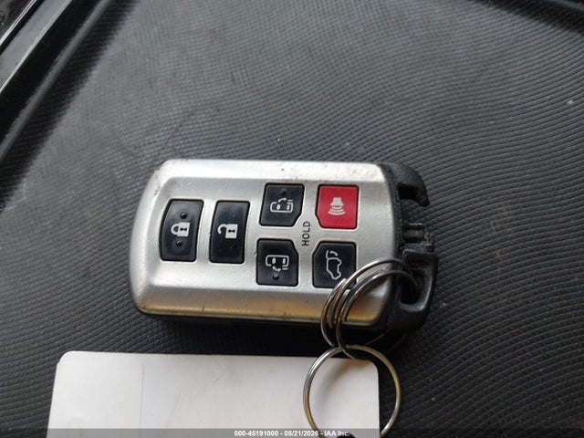 Toyota Sienna Xle 8 Passenger