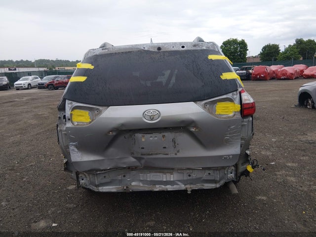Toyota Sienna Xle 8 Passenger