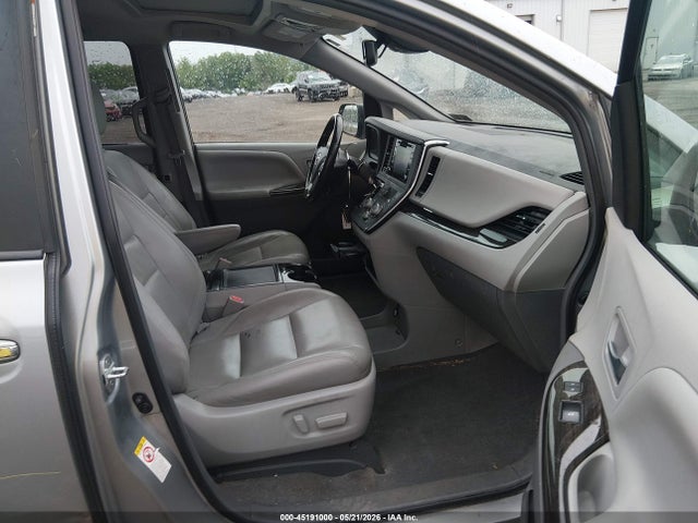 Toyota Sienna Xle 8 Passenger