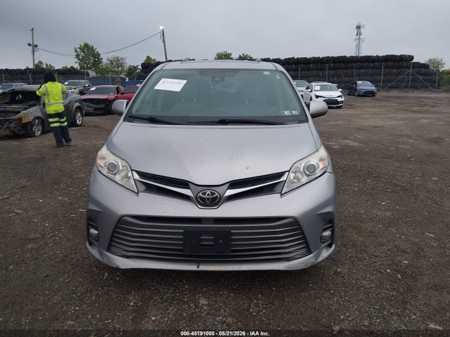 Toyota Sienna Xle 8 Passenger