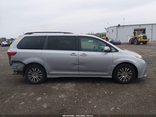 Toyota Sienna Xle 8 Passenger