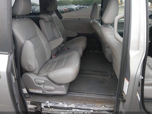 Toyota Sienna Xle 8 Passenger