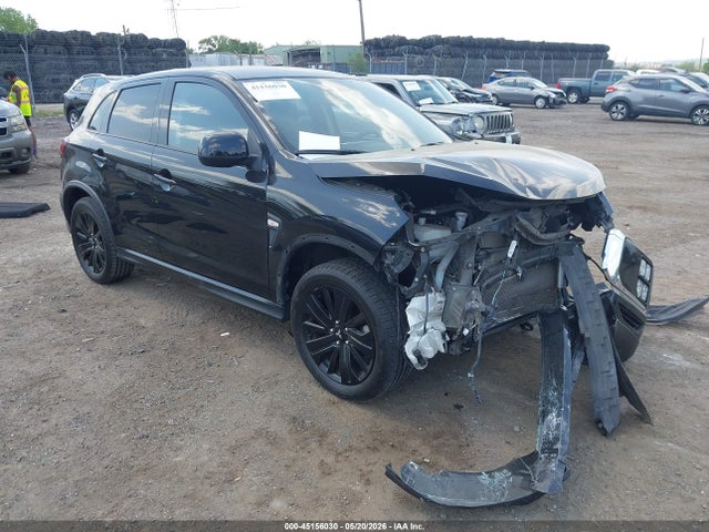 Salvage Mitsubishi Outlander Image