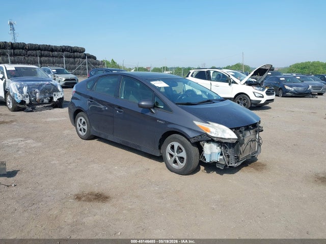 Salvage Toyota Prius Image