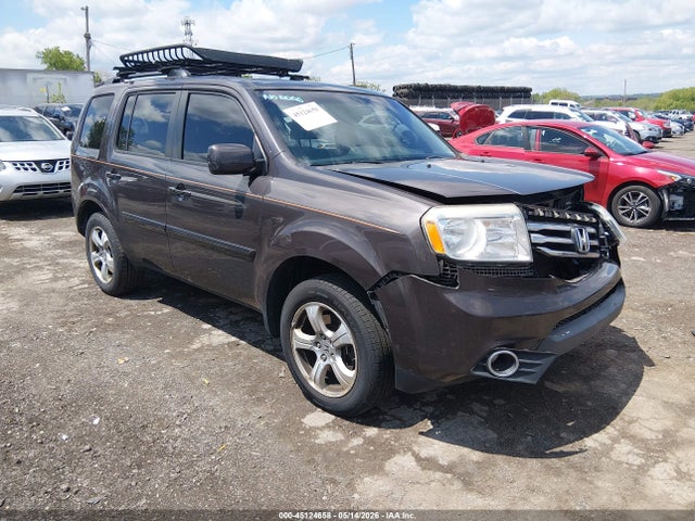 Salvage Honda Pilot Image