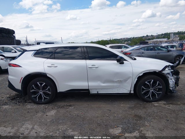 Toyota Crown Signia Xle