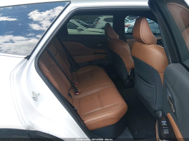 Toyota Crown Signia Xle