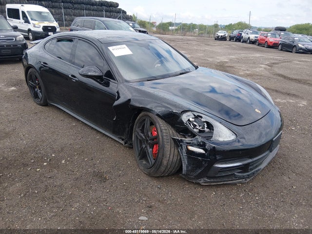 Salvage Porsche Panamera Image