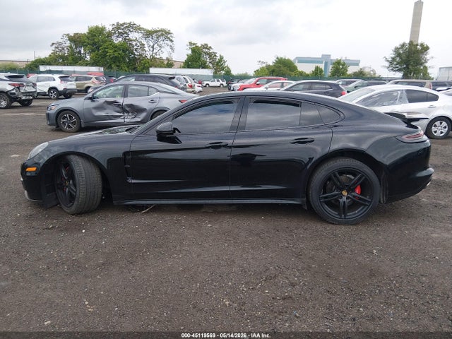 Porsche Panamera 4s