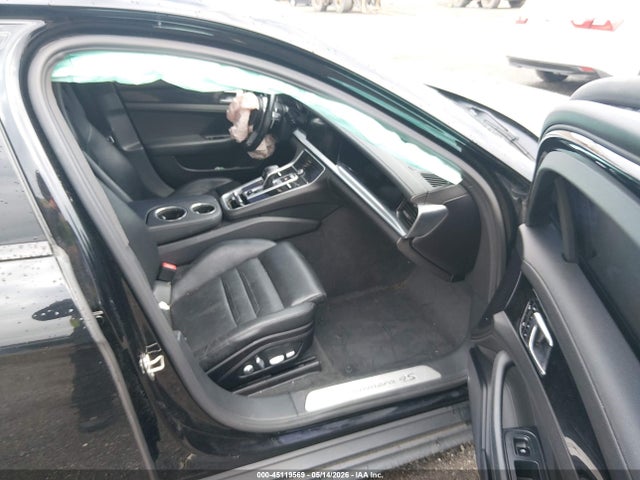 Porsche Panamera 4s