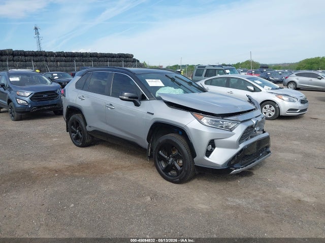 Salvage Toyota RAV4 Image