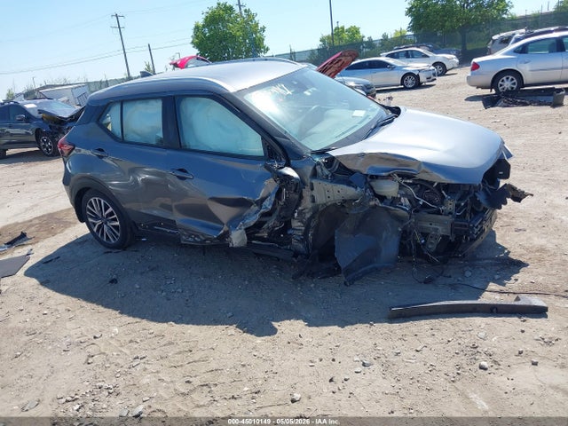 Salvage Nissan Kicks Image