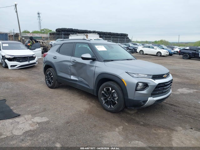 Salvage Chevrolet Trailblazer Image