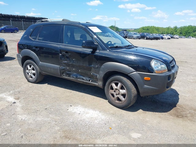 Salvage Hyundai TUCSON Image