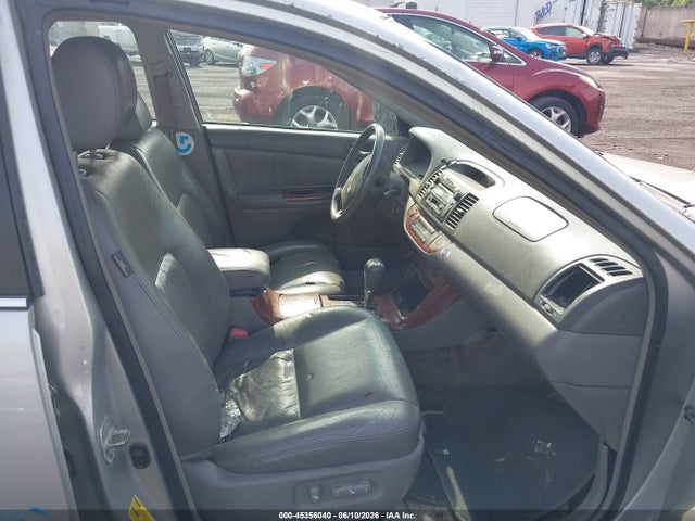 Toyota Camry Xle V6