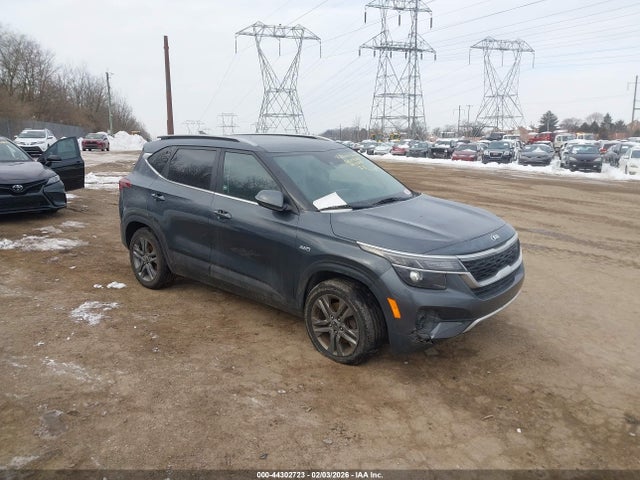 Salvage Kia Seltos Image