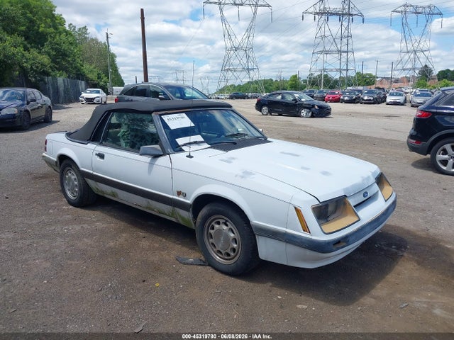 Salvage Ford Mustang Image