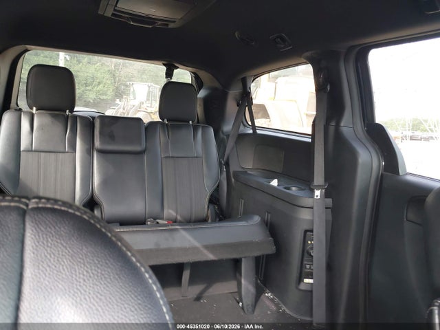Chrysler Town & Country S