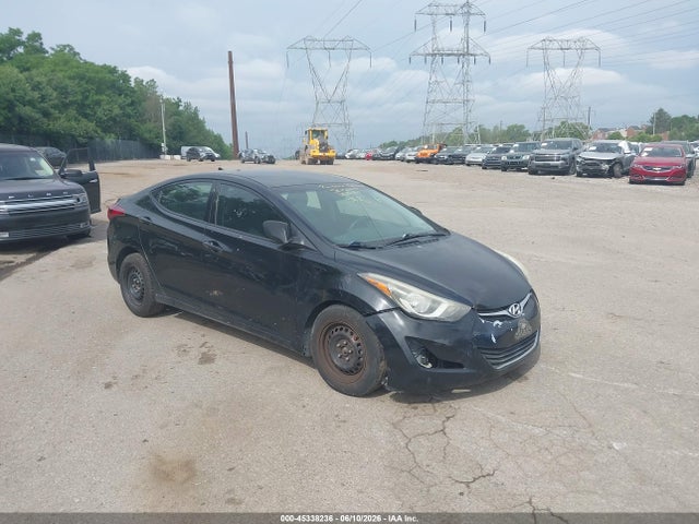 Salvage Hyundai ELANTRA Image