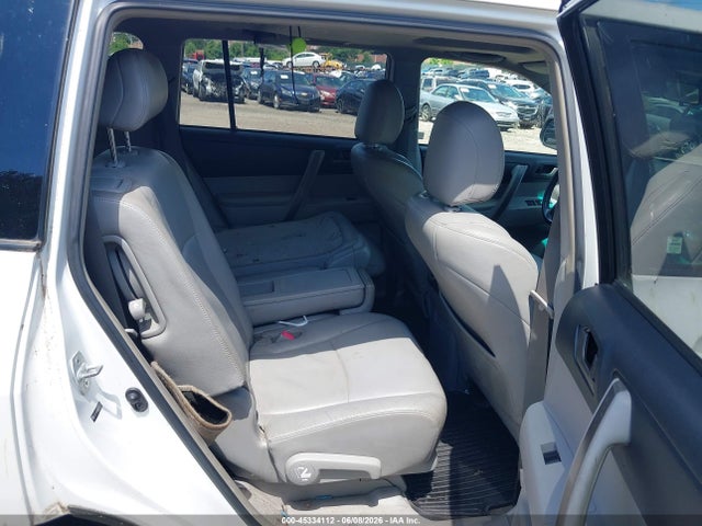 Toyota Highlander Sport