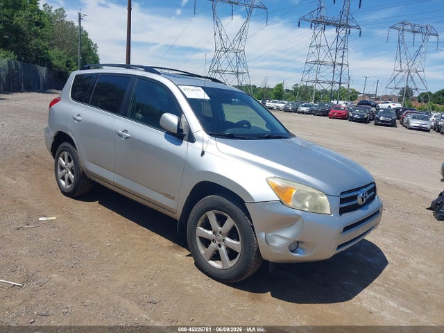 Salvage Toyota RAV4 Image
