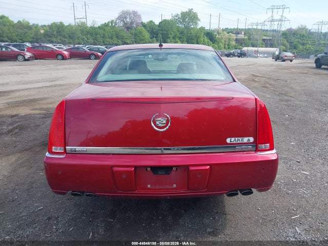 Cadillac DTS Standard