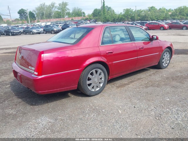 Cadillac DTS Standard