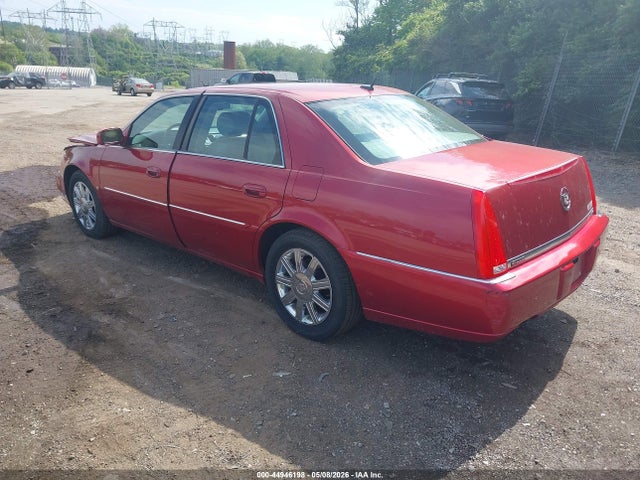 Cadillac DTS Standard