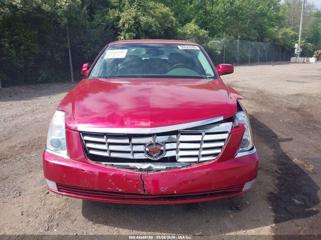 Cadillac DTS Standard