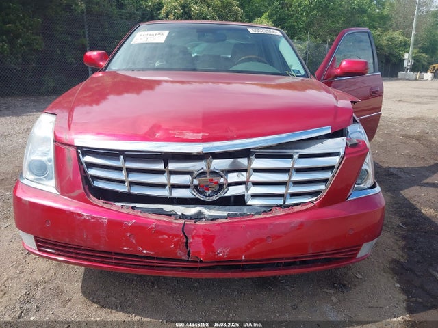 Cadillac DTS Standard