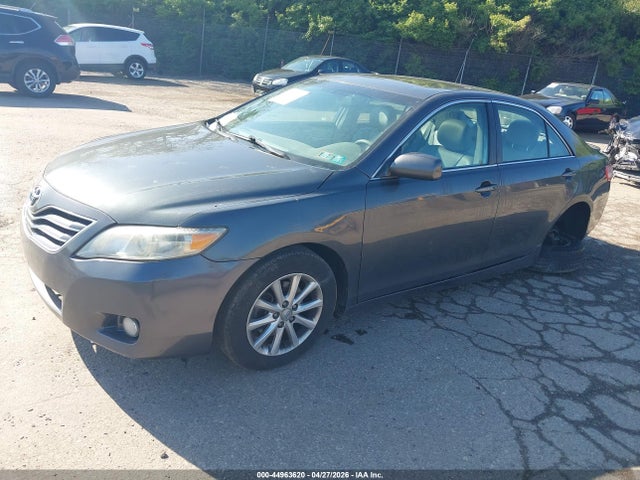 Toyota Camry Xle V6