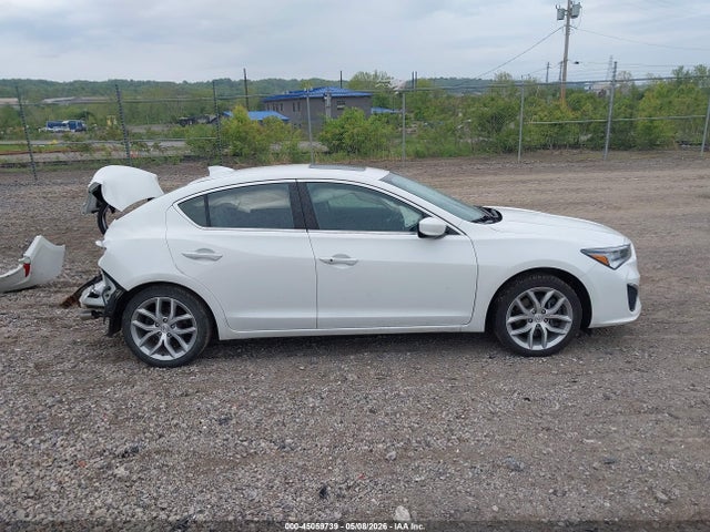Acura ILX Standard