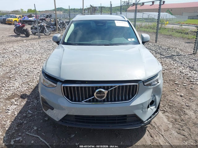Volvo XC40 B5 Core Bright Theme