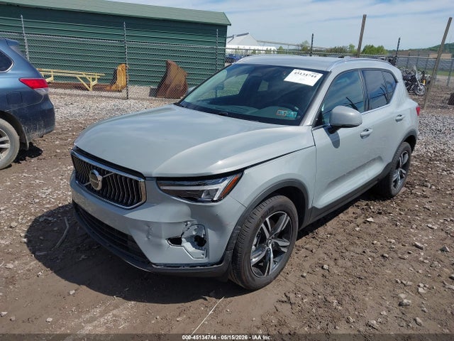 Volvo XC40 B5 Core Bright Theme
