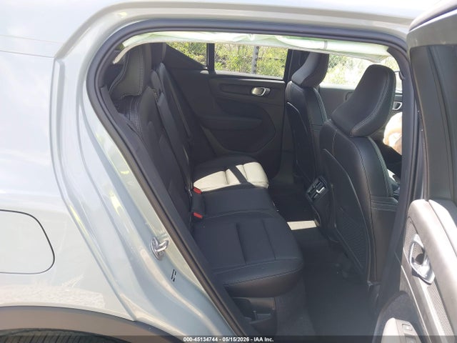Volvo XC40 B5 Core Bright Theme
