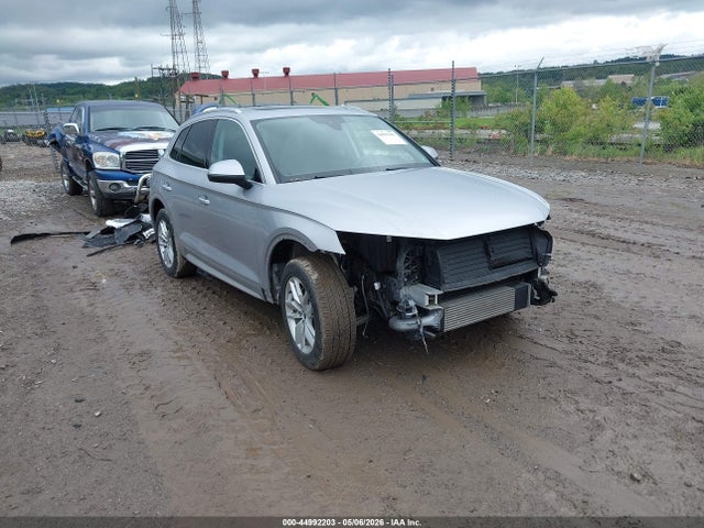 Salvage Audi Q5 Image