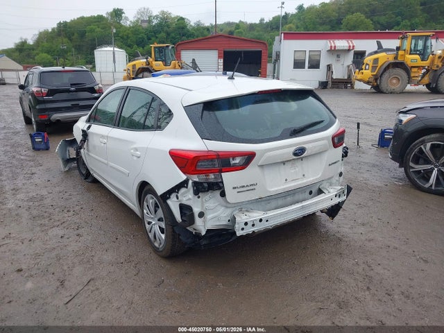 Subaru Impreza Base 5-door