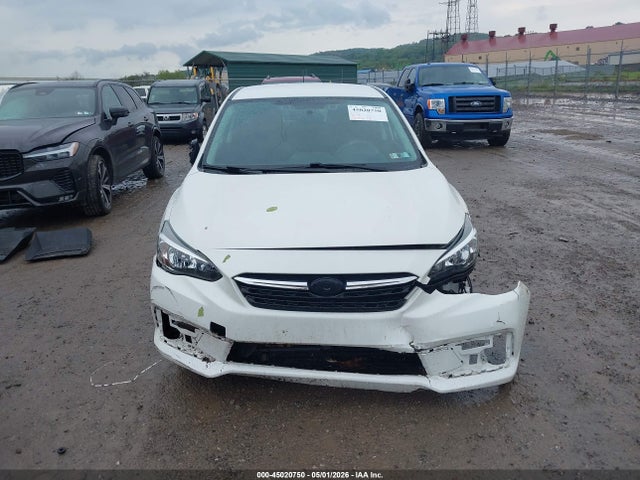 Subaru Impreza Base 5-door