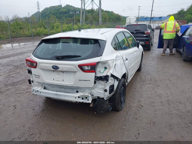 Subaru Impreza Base 5-door
