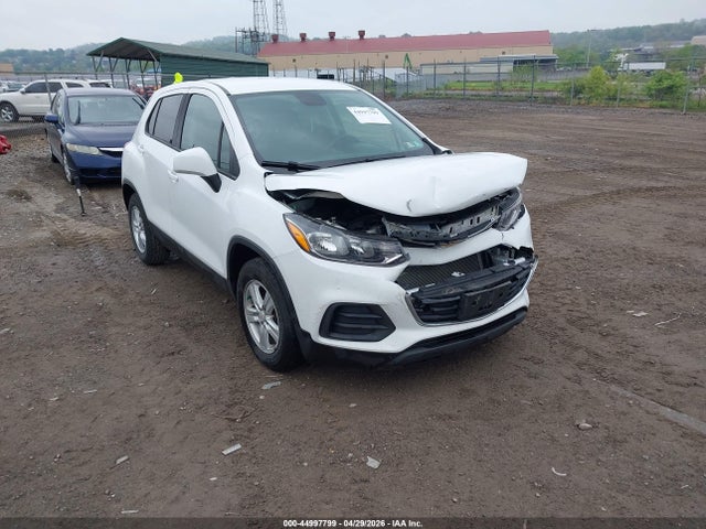 Salvage Chevrolet Trax Image
