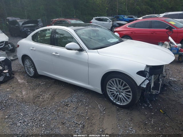 Salvage Alfa Romeo Giulia Image