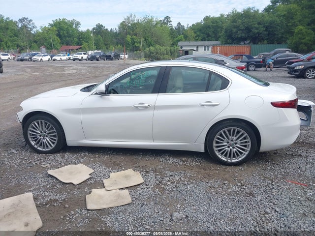 Alfa Romeo Giulia Ti Lusso Awd