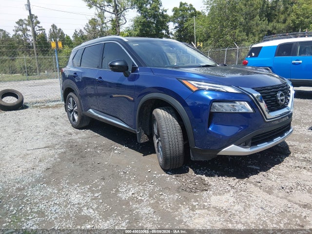 Salvage Nissan Rogue Image