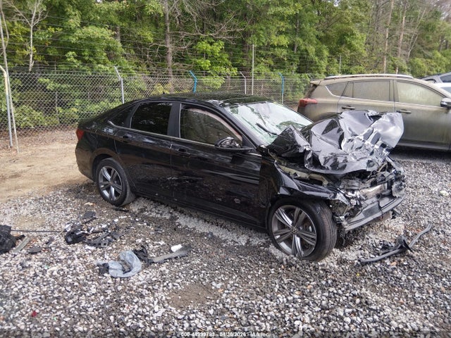 Salvage Volkswagen Jetta Image
