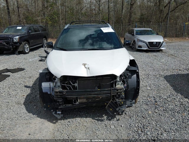 Nissan Kicks Sr