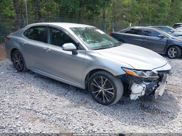 Salvage Toyota Camry Image